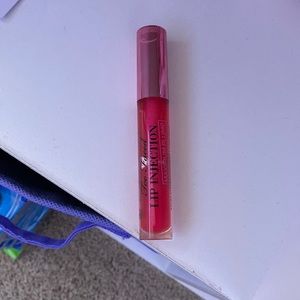 Too faced lip injection ‘Yummy bear’